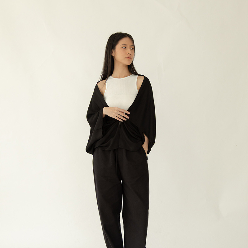 Serena Outerwear Black
